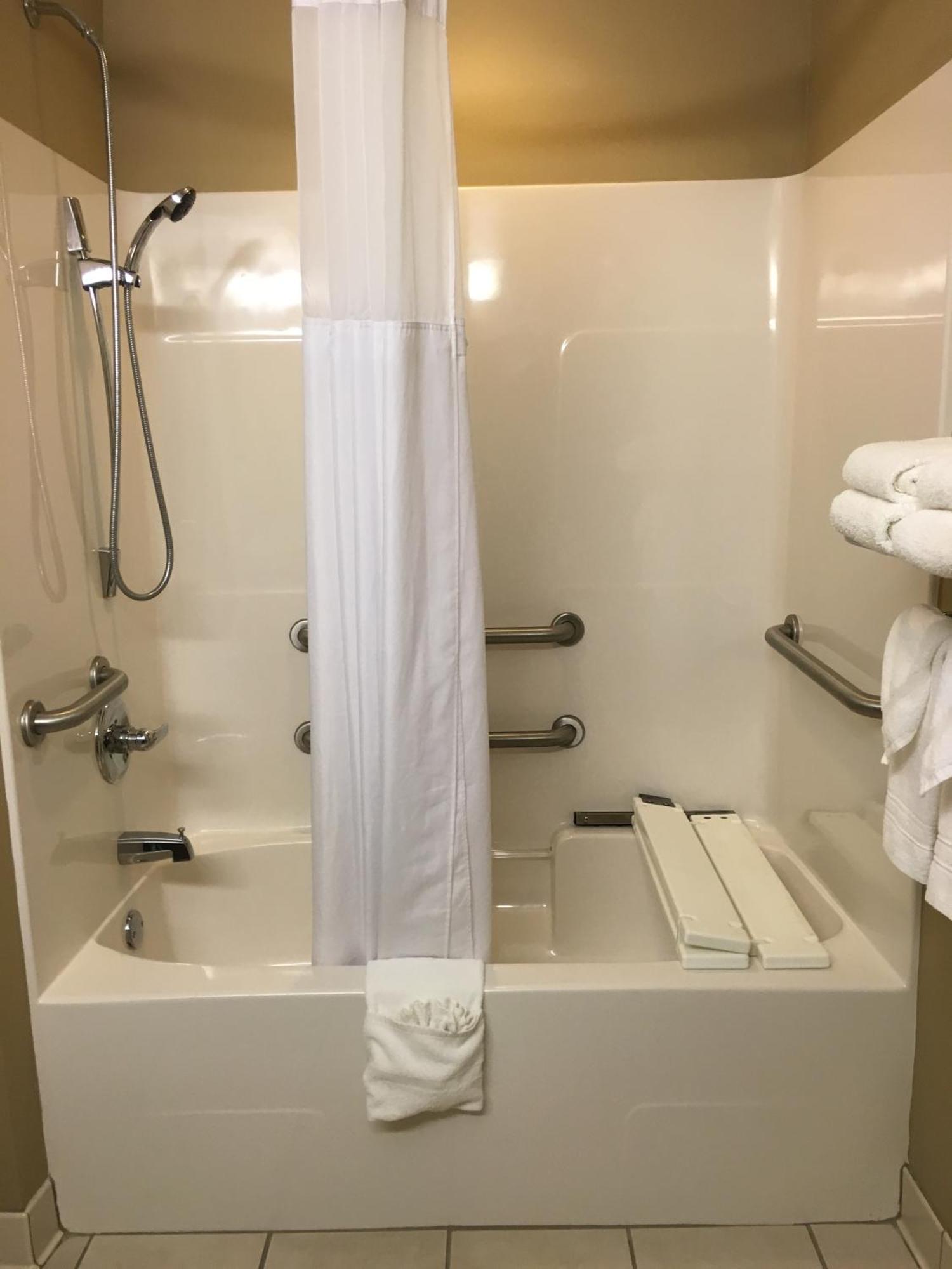 Microtel By Wyndham Perry National Fairground Area I-75 Номер фото